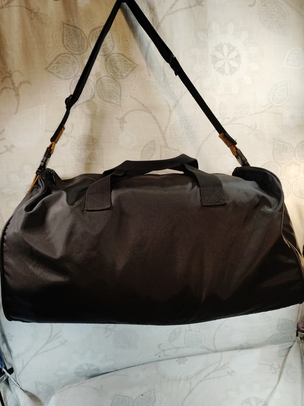 Crate&Barrel Black Men's Duffel Bag with Adjustable Strap
